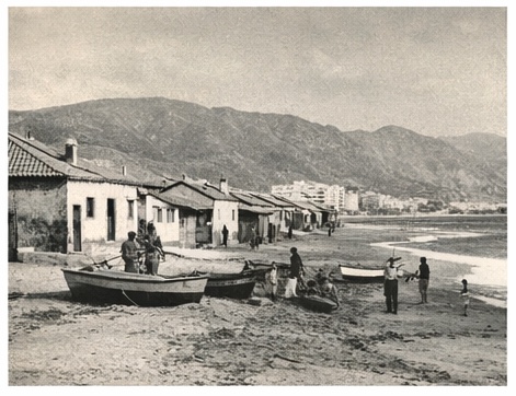 Historia de la Playa del Zapillo: origen y evolución